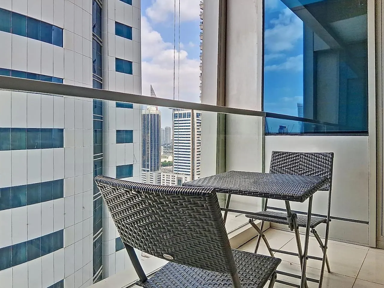Ocean Heights - One Bedroom With Partial Sea View Dubai